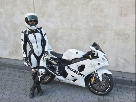 Лучшие 600 кубовые мотоциклы для новичка доступные в России, Японского производства